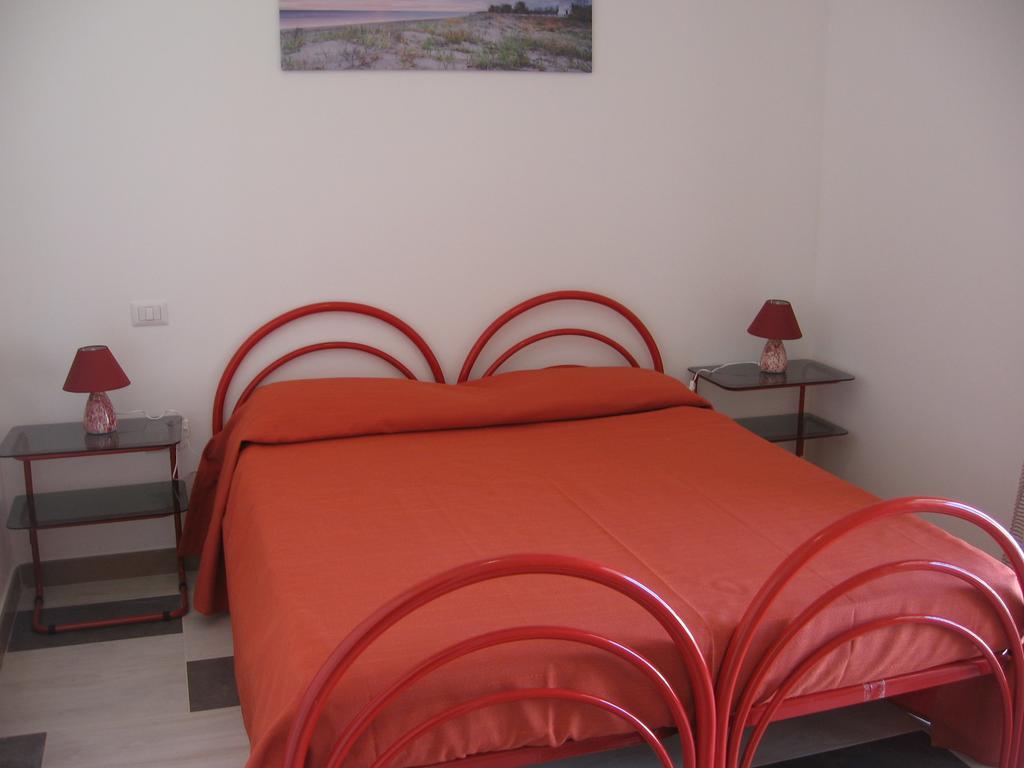 Euroitalia Apartments Giurdignano Bagian luar foto