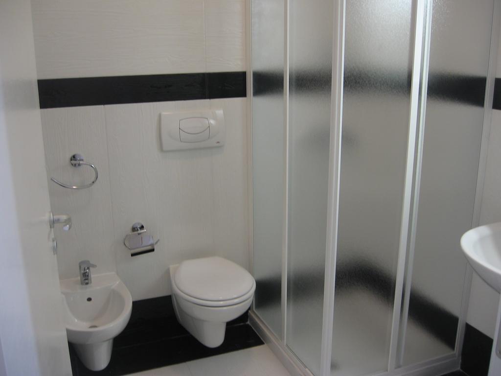 Euroitalia Apartments Giurdignano Bagian luar foto