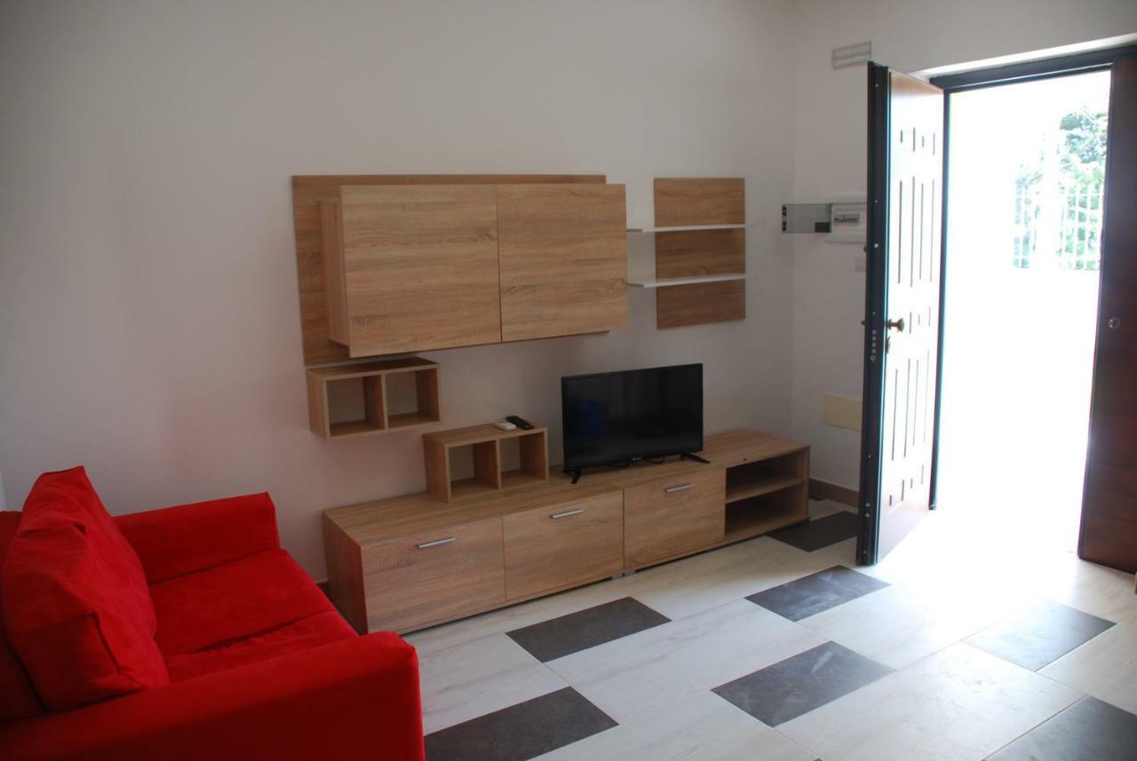 Euroitalia Apartments Giurdignano Bagian luar foto